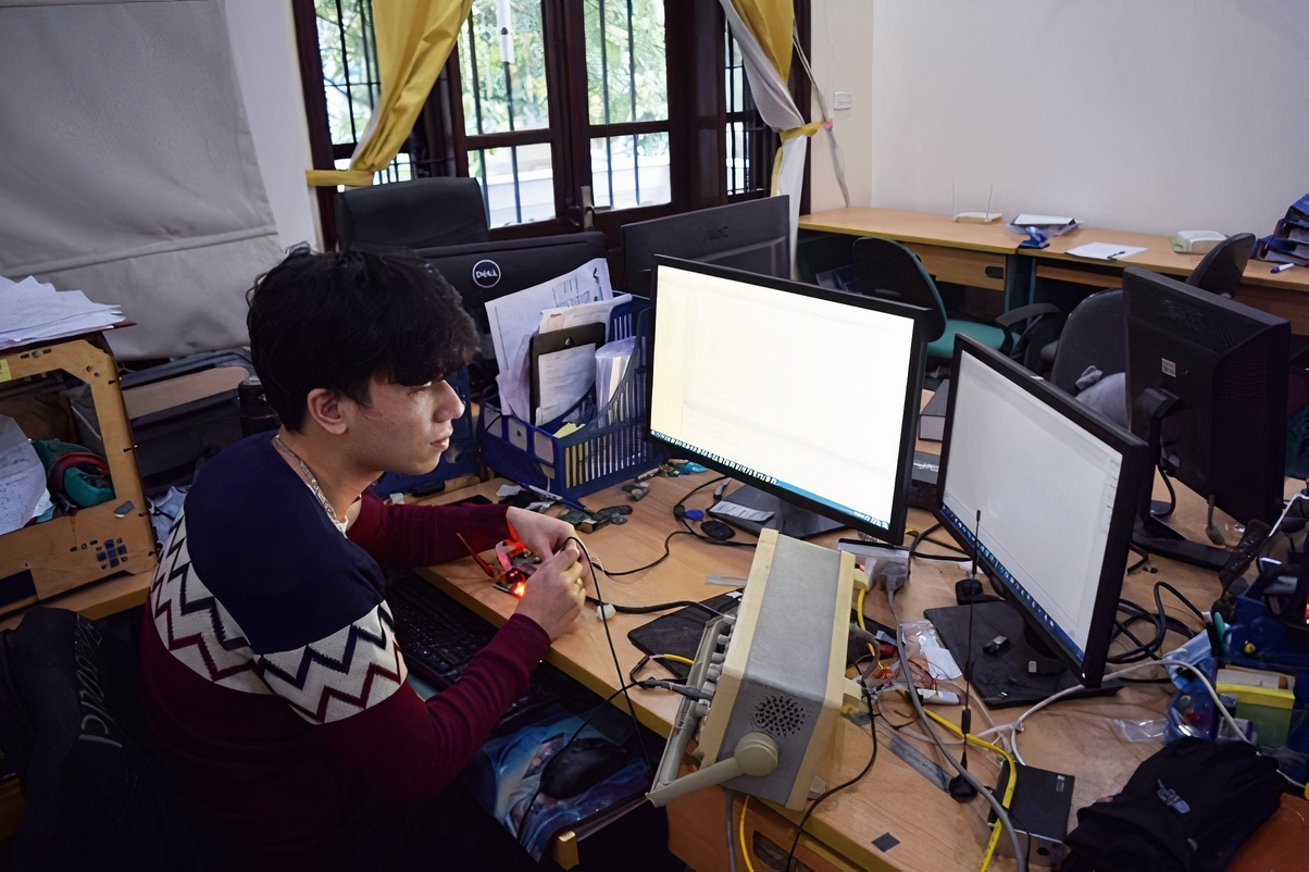 Lan song sa thai nhan su cong nghe lan den Viet Nam hinh anh