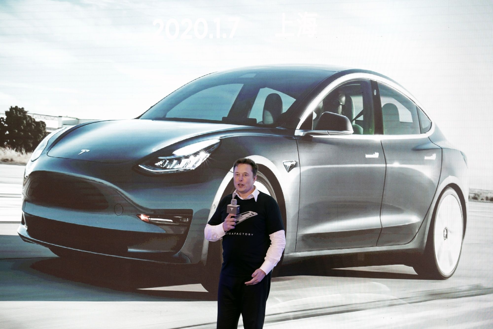 Doanh thu Tesla cao ky luc hinh anh