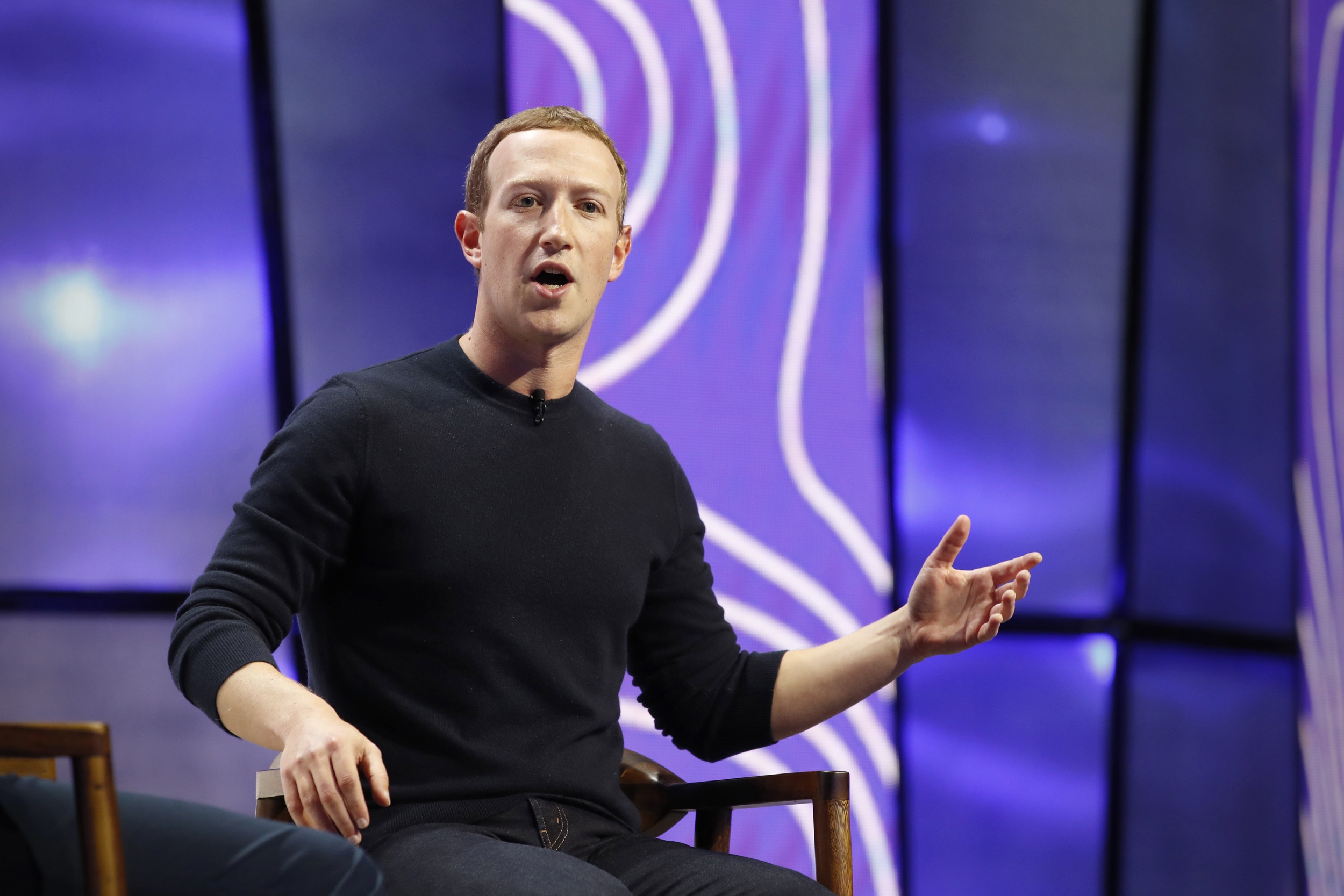 Ong chu Facebook do tien vao bat dong san hinh anh