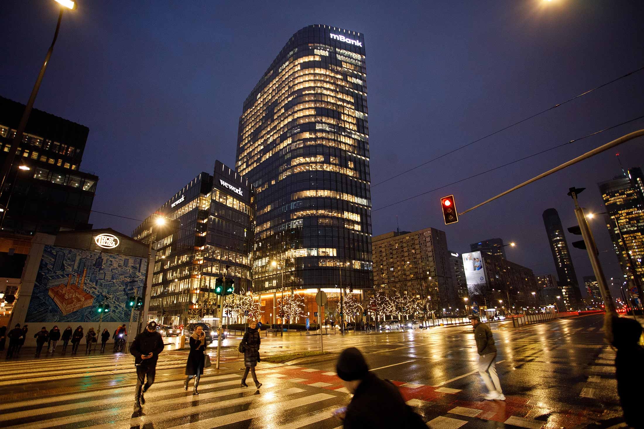 Thuong vu bat dong san ‘ac mong’ cua hoang tu Ba Lan hinh anh