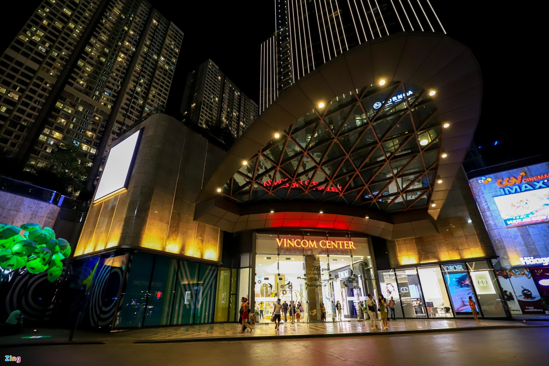 trung tam thuong mai anh 1