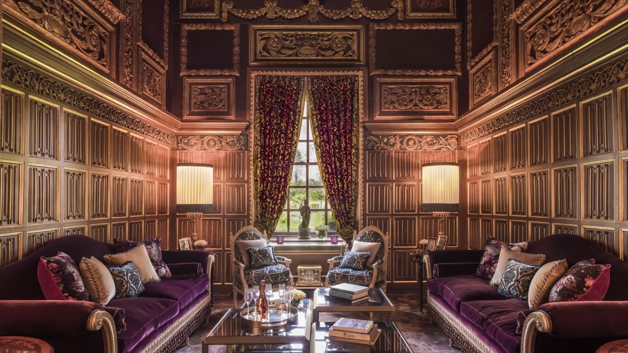 Dinh thu tung la phim truong James Bond duoc rao gia 93 trieu USD hinh anh