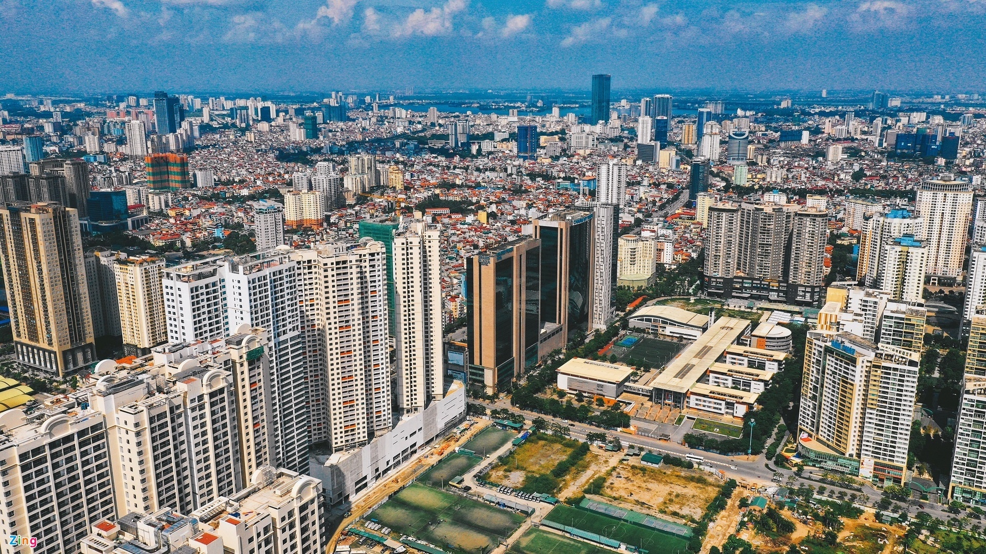 Nhieu chu dau tu bat ngo tang phi moi gioi bat dong san hinh anh