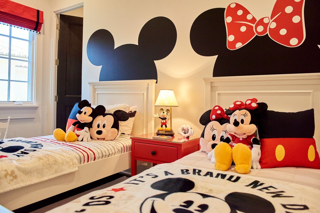 Hang trieu USD mot can biet thu lay cam hung tu phim Disney hinh anh