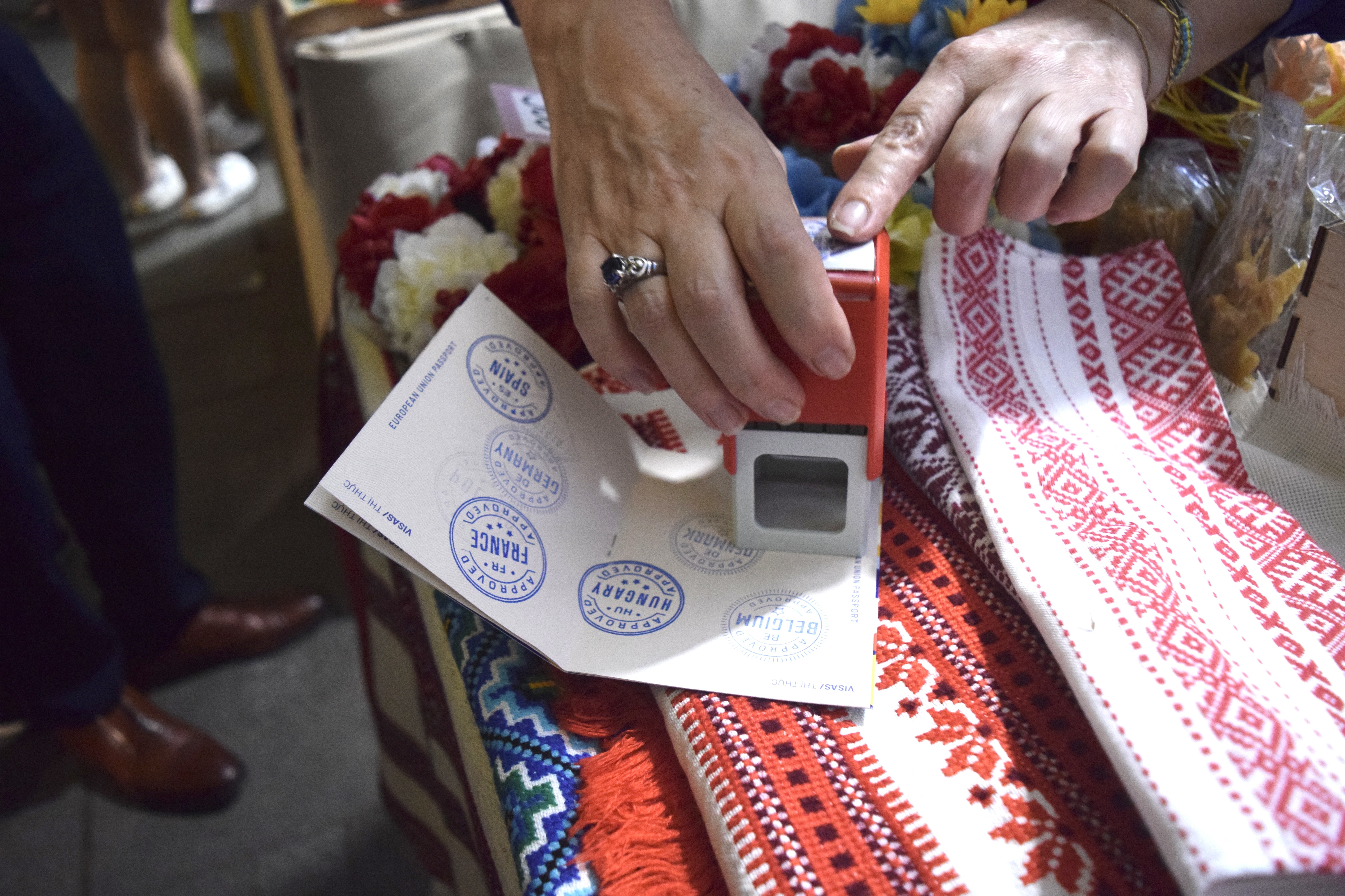 Ngoi lang chau Au anh 1