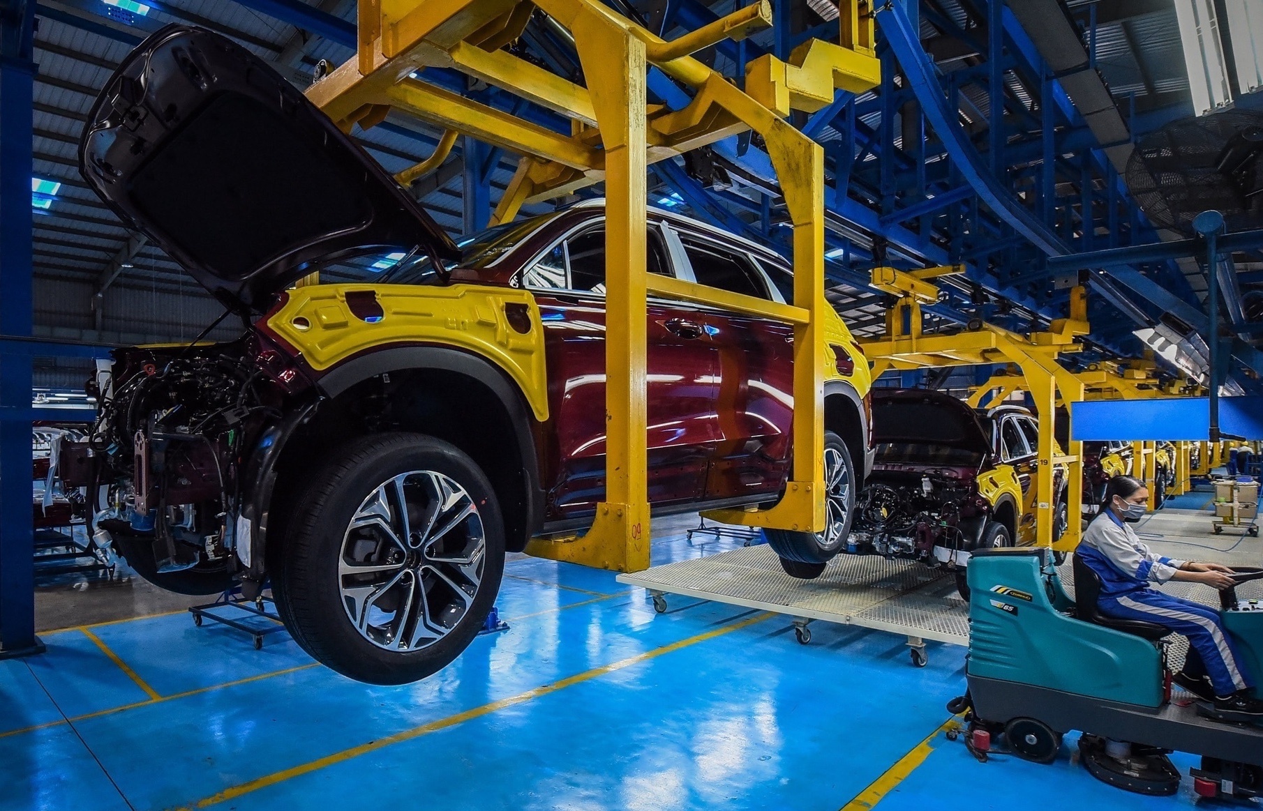 Buc tranh thi truong oto Viet nam 2023 co mau gi? hinh anh