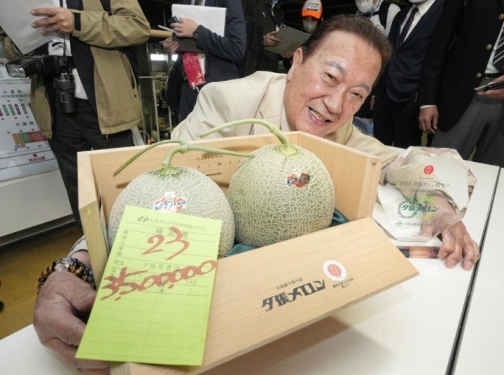 Mua cap dua luoi voi gia gan 25.000 USD hinh anh