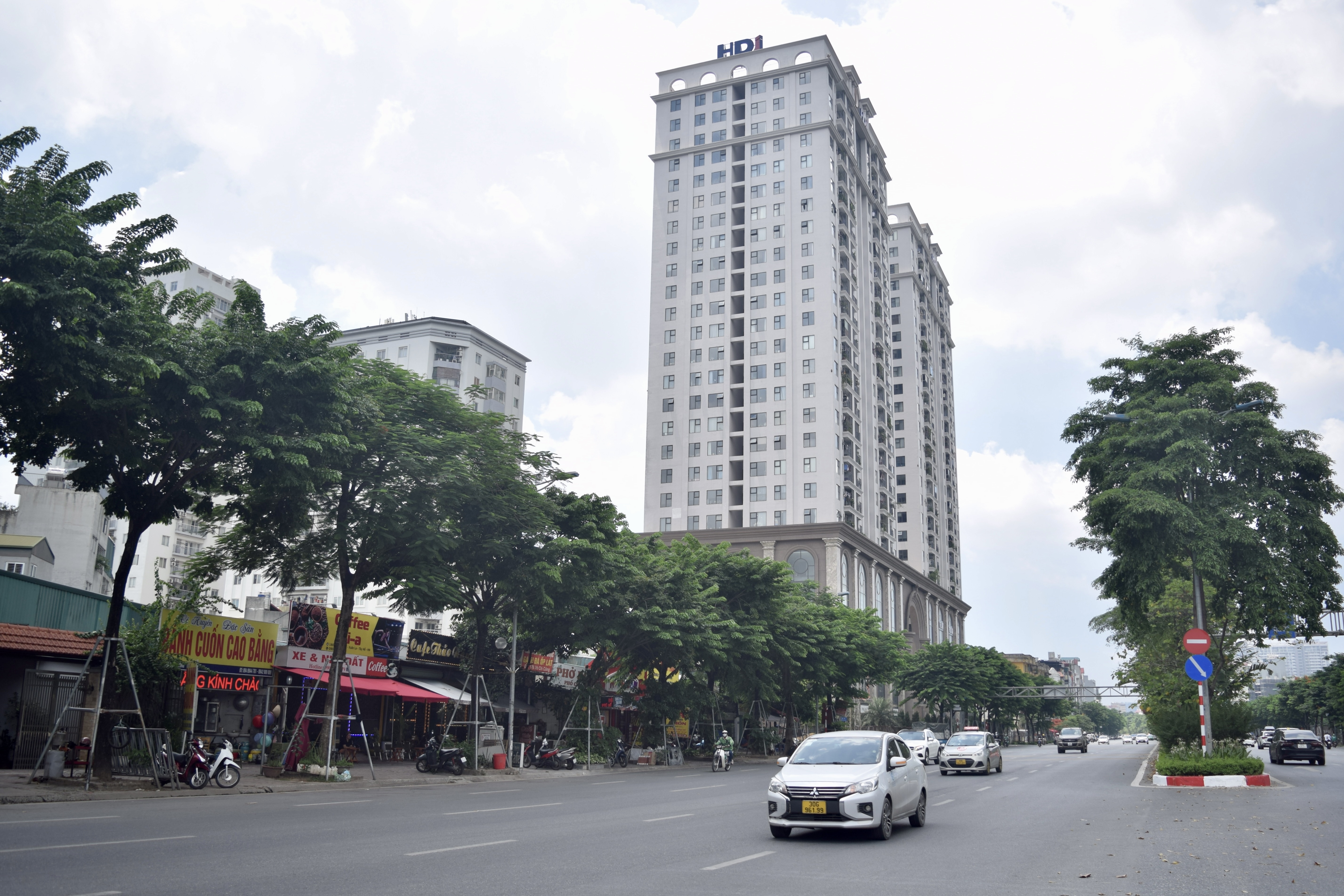 Chung cu khu vuc tay Ho Tay tang gia 100% hinh anh