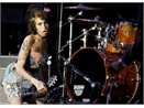 Amy Winehouse dien xong la nhap vien hinh anh