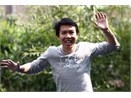 Chang trai Viet 'phuot' tren dat Au hinh anh