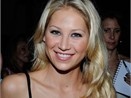 Kournikova diu dang tai Red Carter Show hinh anh