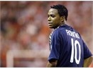 Robinho noi loan hinh anh