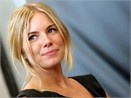 Sienna Miller so chet hinh anh