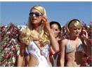 Bikini kieu Paris Hilton hinh anh