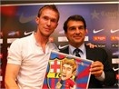 Alexander Hleb di hoc hinh anh