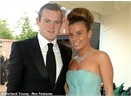 Rooney 'pha' xe cua vo hinh anh