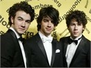 Jonas Brothers lay cam hung tu Beatles hinh anh