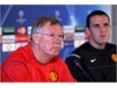 Sir Alex 'cach mat' bao chi hinh anh