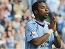 Robinho khao ban an thit nuong hinh anh