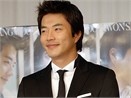 Kwon Sang Woo mot muc keu oan hinh anh