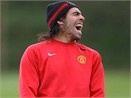 Tevez bo vo theo nguoi mau hinh anh