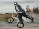 'Lam xiec' voi BMX hinh anh