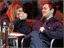 Joe Cole thi vat tay voi bo hinh anh