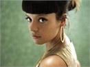 Lily Allen lo co hoi song ca cung Take That hinh anh