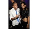 Chris Brown xin loi vi qua 'manh tay' voi Rihanna hinh anh