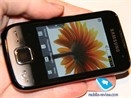 Samsung them 2 smartphone tam trung hinh anh