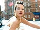 Lily Allen va noi lo tat hao quang hinh anh