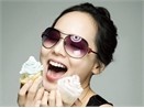 My nhan xu Han lam duyen voi kinh hinh anh