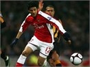 Tien dao Arsenal bi nghi nhiem cum heo hinh anh