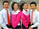 Hai cap song sinh cuoi nhau cung ngay hinh anh