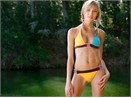 Mac bikini de phan doi viec ngung cap nuoc hinh anh