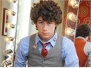 Nick Jonas mung ngay tot nghiep som hinh anh