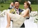 Kim Ah Joong rang ngoi trong ao cuoi hinh anh