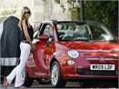 Fiat 500C khoe dang cung sieu mau Elle Macpherson hinh anh