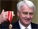 Mourinho va Ferguson tam su ve Bobby Robson hinh anh