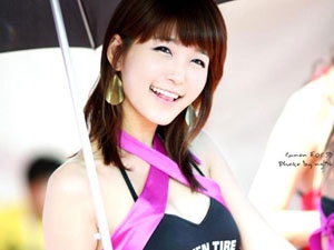'Huong sac' nguoi mau xe xu Han hinh anh