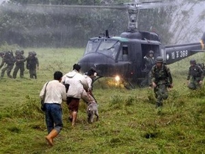 Truc thang cuu ho lu dam vao nui hinh anh