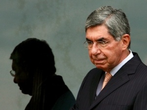 Tong thong Costa Rica nhiem H1N1 hinh anh