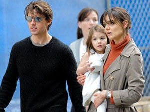 Be Suri dien quan legging hinh anh