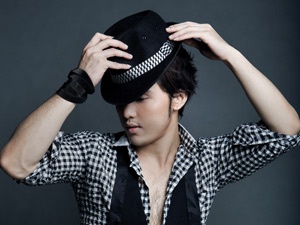 Ung Hoang Phuc chay dua voi 'Can gac trong' hinh anh