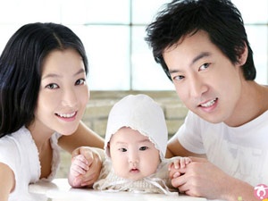 Anh gia dinh hanh phuc cua Kim Hee Sun hinh anh