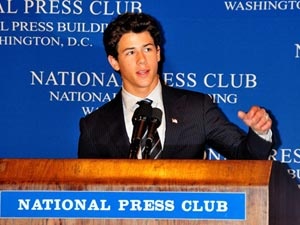 Nick Jonas se tranh cu tong thong My hinh anh