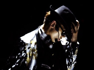 Rain bi thuong dau goi vi dien qua 'sung' hinh anh