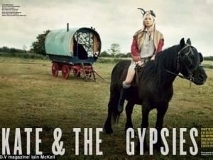 Kate Moss me hoac trong hinh tuong gypsy hinh anh
