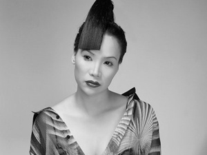 Ho Quynh Huong gay soc voi toc 'doc' hinh anh