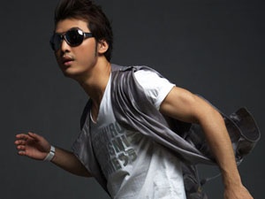 Ung Hoang Phuc muon thoi thuong va sexy hinh anh